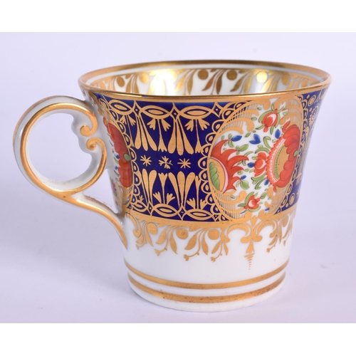 177 - Early 19th century crested wares, a Chamberlain coffee cup with SEMPER FIDELIS and initials WDL, a s... 