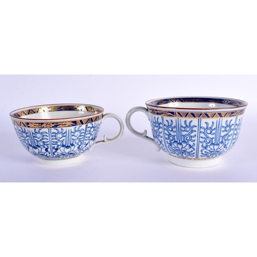 178 - Late 18th & early 19th century Flight and Flight Barr breakfast cups and saucers of slightly differi... 