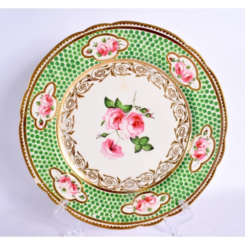 20 - A SET OF THREE EARLY 19TH CENTURY ENGLISH PORCELAIN PLATES decorated with raised green enamels and r... 