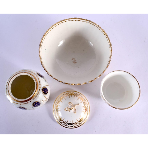 203 - 18th c. Caughley bowl, two saucer dishes, a tea canister and a spoon tray decorated under glaze blue... 