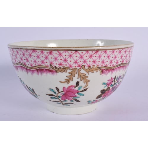 205 - 18th c. Worcester bowl painted in Chinese export style with a rare Worcester pattern paper label for... 