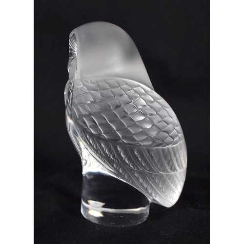 24 - A FRENCH LALIQUE FIGURE OF AN OWL. 9 cm x 4.5 cm.