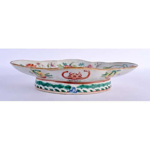 274 - A 19TH CENTURY CHINESE FAMILLE ROSE PORCELAIN DISH Qing, painted with calligraphy. 27 cm x 20 cm.