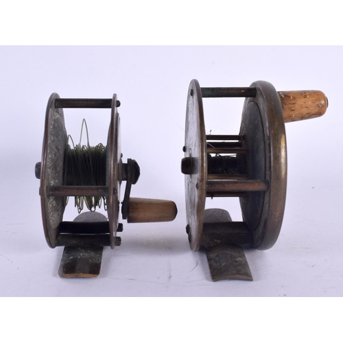 339 - TWO ANTIQUE MINIATURE FISHING REELS. Largest 6 cm wide. (2)