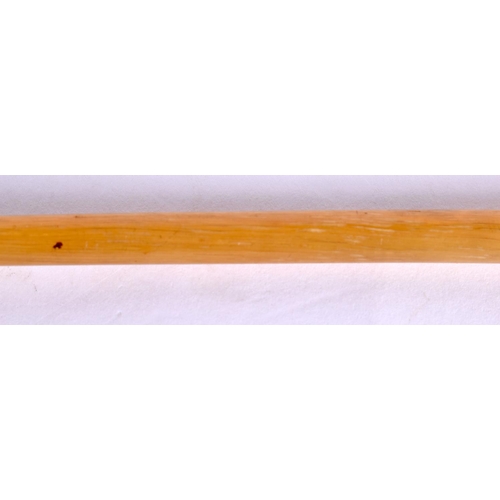 362 - AN ANTIQUE MIDDLE EASTERN CARVED RHINOCEROS HORN SWAGGER STICK WHIP. 24 grams. 67 cm long.