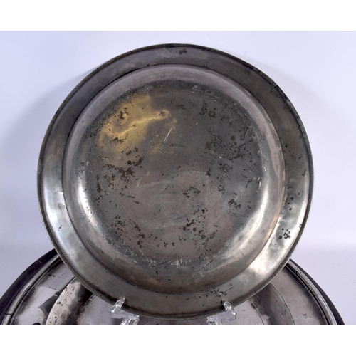 366 - A COLLECTION OF ANTIQUE PEWTER in various forms and sizes. Largest 40 cm diameter. (10)