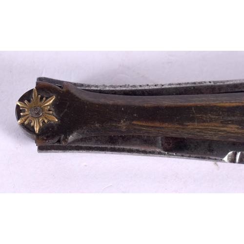 368 - A RARE 18TH/19TH CENTURY GERMAN CARVED HORN AND STEEL PIPE COMPENDIUM with star form motifs. 19 cm l... 