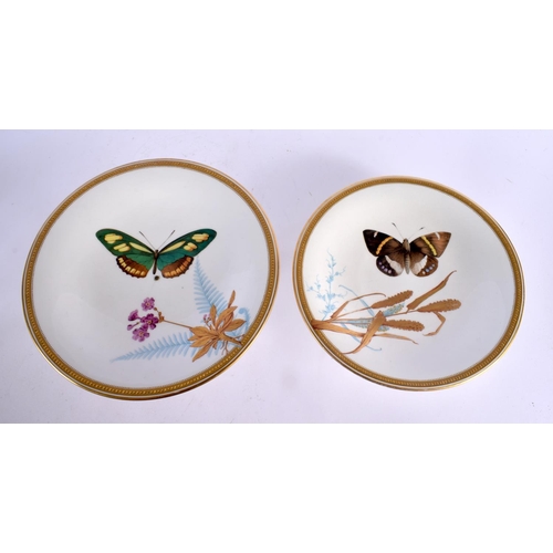 413 - FOUR ROYAL WORCESTER AESTHETIC MOVEMENT PORCELAIN TAZZA together with similar plates. Largest 21 cm ... 