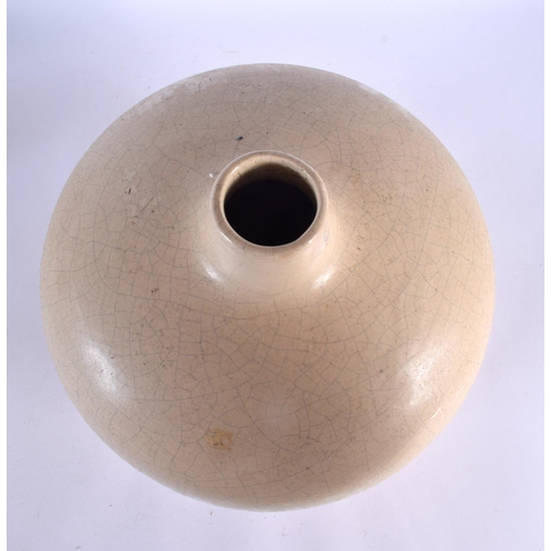 416 - A LARGE CONTEMPORARY CHINESE DESIGN GE TYPE POTTERY VESSEL. 34 cm x 22 cm.