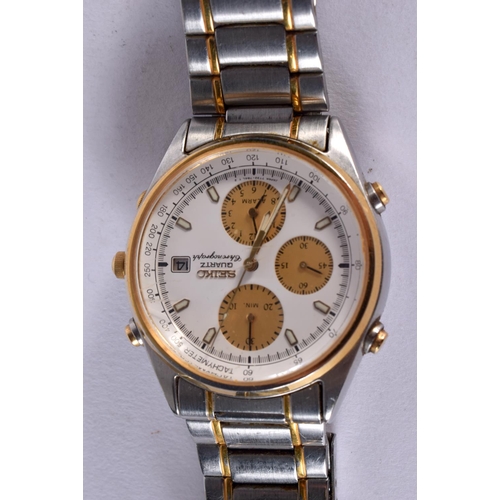 418 - A SEIKO CHRONOGRAPH WRISTWATCH. 3.5 cm wide.