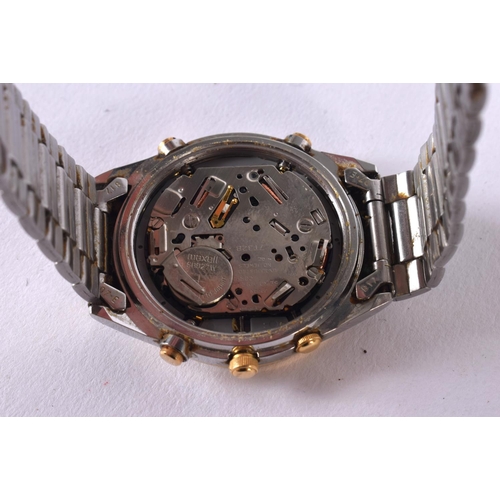 418 - A SEIKO CHRONOGRAPH WRISTWATCH. 3.5 cm wide.
