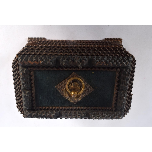 555 - A TRAMP ART CHIP CARVED CASKET. 22 cm x 15 cm.