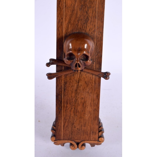 589 - A FINE 18TH CENTURY EUROPEAN CARVED FRUITWOOD CORPUS CHRISTI modelled upon a cross. 80 cm x 35 cm.
