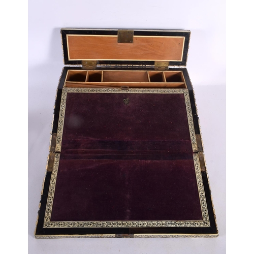 591 - A LARGE 19TH CENTURY EUROPEAN CARVED STAG ANTLER AND BONE BOX with engraved interior. 40 cm x 34 cm ... 