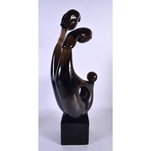 744E - A STYLISH EUROPEAN GLASS SCULPTURE. 52 cm high.