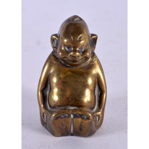 746G - A RARE EARLY 20TH CENTURY DRGM BRONZE BILLIKIN. 4 cm x 2 cm.