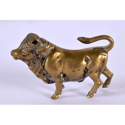 746H - AN 18TH/19TH CENTURY BRONZE FIGURE OF A BULL. 5 cm x 3.25 cm.