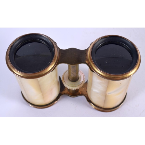 1277 - ANTIQUE PAIR OF MOTHER-OF-PEARL OPERA GLASSES.  7.4cm retracted, 10.5cm extended