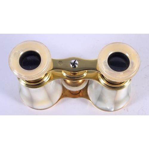 1278 - ANTIQUE PAIR OF MOTHER-OF-PEARL OPERA GLASSES.  6.1cm retracted, 8cm extended