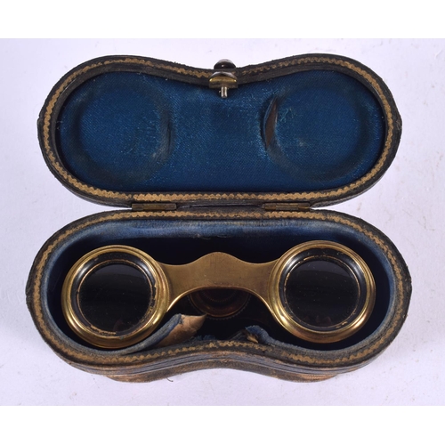 1279 - ANTIQUE CASED PAIR OF MOTHER-OF-PEARL OPERA GLASSES.  5.3cm retracted, 7.2cm extended