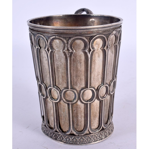 1292 - A CONTINENTAL SILVER MUG WITH NEO CLASSICAL DESIGNS.  9.2cm x 10cm x 7cm, weight 141.3g