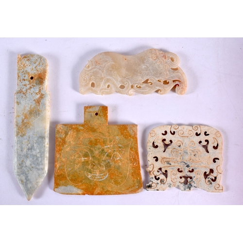 572 - A GOOD COLLECTION OF CHINESE ARCHAIC JADE CARVINGS Warring States and Later, including plaques, bang... 
