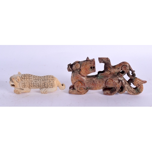 572 - A GOOD COLLECTION OF CHINESE ARCHAIC JADE CARVINGS Warring States and Later, including plaques, bang... 