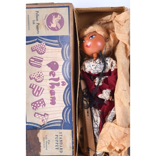 3675 - A pair of boxed Pelham puppets 8 x 34 cm (2)