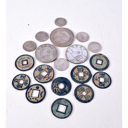 3685 - A collection of Chinese tokens and coins  4.5cm (19).