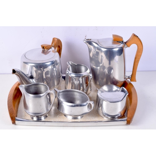 3772 - A vintage Picquet ware tea making set (7).