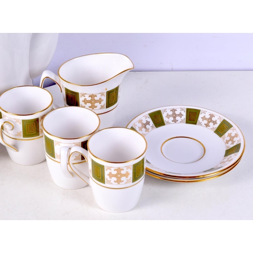 3776 - A Spode porcelain Coffee set 24 x 19 cm (19).