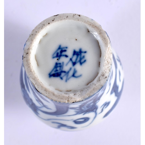 116 - A RARE 17TH CENTURY CHINESE BLUE AND WHITE PORCELAIN SNUFF BOTTLE Kangxi, painted with dragons. 7.75... 