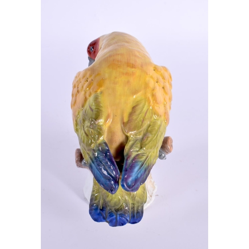 15 - A DRESDEN PORCELAIN FIGURE OF A BIRD. 12 cm x 12 cm.