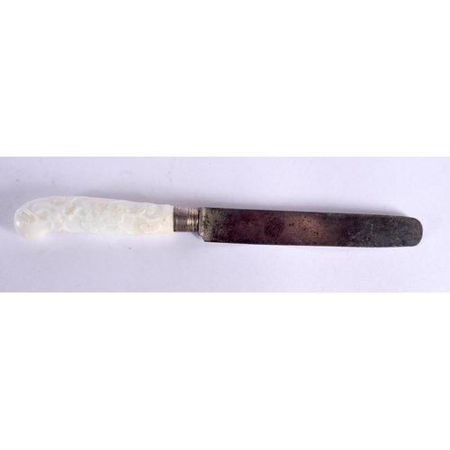 243 - 18TH CENTURY CHELSEA WHITE GLAZE KNIFE HANDLE WITH STEEL BLADE MOULDED WITH THE TEA PLANT PATTERN