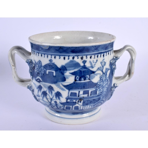 84 - AN 18TH CENTURY CHINESE EXPORT BLUE AND WHITE PORCELAIN PLATE Qianlong, together with a similar cup.... 