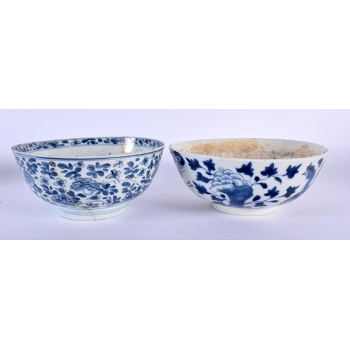 88 - TWO 19TH CENTURY CHINESE BLUE AND WHITE PORCELAIN BOWLS Kangxi style. Largest 15.5 cm wide. (2)