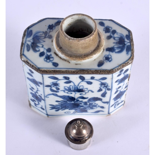 93 - A 17TH/18TH CENTURY CHINESE BLUE AND WHITE PORCELAIN TEA CANISTER Kangxi/Yongzheng. 12 cm x 8 cm.