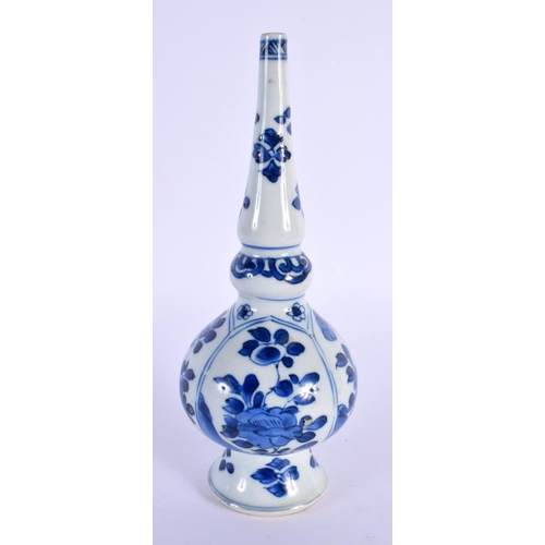 94 - A 17TH/18TH CENTURY CHINESE BLUE AND WHITE PORCELAIN ROSE WATER SPRINKLER Kangxi. 18 cm high.