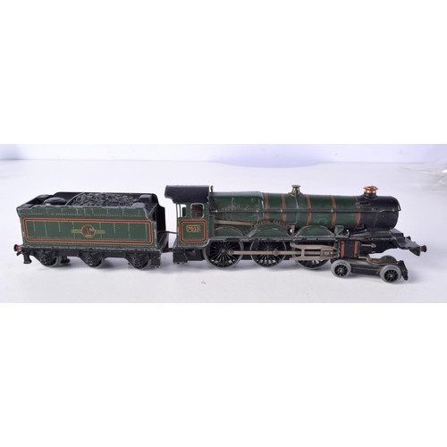 753 - A HORNBY DUBLO MODEL OF A STEAM ENGINE AND TENDER.  