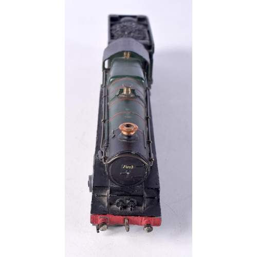 753 - A HORNBY DUBLO MODEL OF A STEAM ENGINE AND TENDER.  