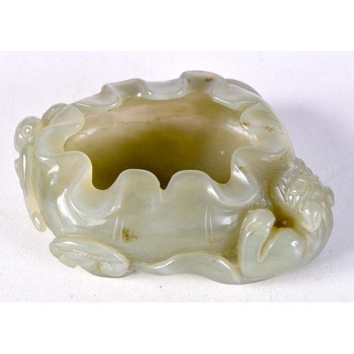 765C - A CHINESE GREEN JADE BRUSH WASHER DECORATED WITH CREATURES.  6.8cm x 5.7cm x 2.4cm