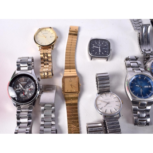 767 - FIFTEEN VINTAGE WATCHES (15)