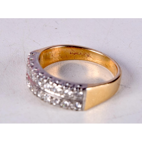 770D - AN 18CT GOLD AND DIAMOND RING.  SET WITH 18 DIAMONDS.  Size S, weight 7g