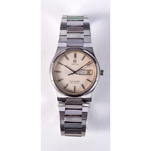 775 - AN OMEGA SEAMASTER QUARTZ CALENDAR WATCH.  Dial 3.7cm incl crown