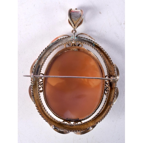 780A - AN ANTIQUE GOLD CAMEO BROOCH/PENDANT.  9cm x 6cm, weight 23.2g