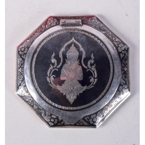 780E - A NIELLO SILVER COMPACT WITH AN ORIENTAL DESIGN Stamped Sterling, 7cm x 7cm, weight 63.5g