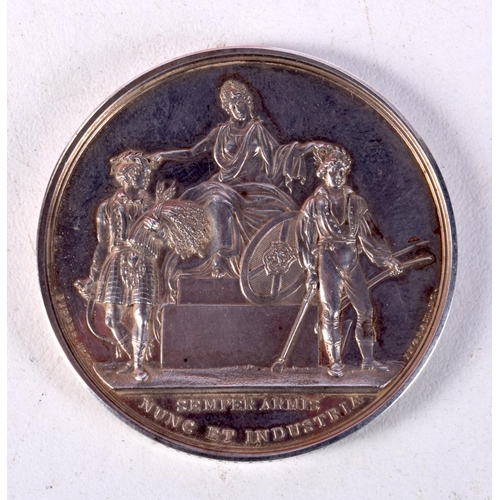 785A - AN 1830 HIGHLAND SOCIETY OF SCOTLAND MEDAL - SILVER, OBVERSE ILLUSTRATING A SEATED FEMALE UPON A DAI... 