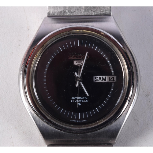 793 - VINTAGE SEIKO 5 AUTOMATIC DAY DATE WATCH.  Dial 3.9cm incl crown