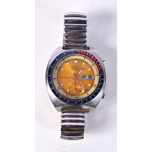 750 - A VINTAGE SEIKO CHRONOGRAPH WITH PEPSI DIAL.  Dial 4.1cm incl dial