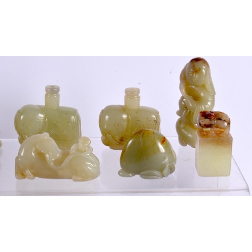 1500 - A FINE LARGE PRIVATE COLLECTION OF 19TH/20TH CENTURY CHINESE CARVED JADE ARTEFACTS Late Qing/Republi... 